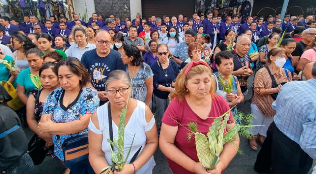 Semana Santa 2023. Decenas de fieles llegaron hasta la iglesia Las Nazarenas.