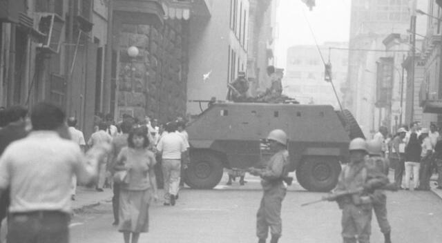Militares toman las calles de Lima.