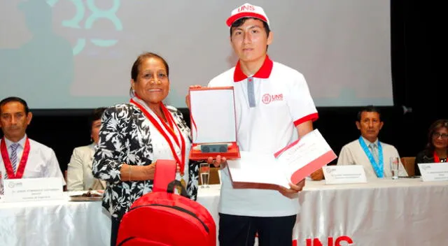 Alexis Guevara Salazar, de 20 años, logró ingresar a la UNS con el primer puesto para la carrera de Medicina Humana.