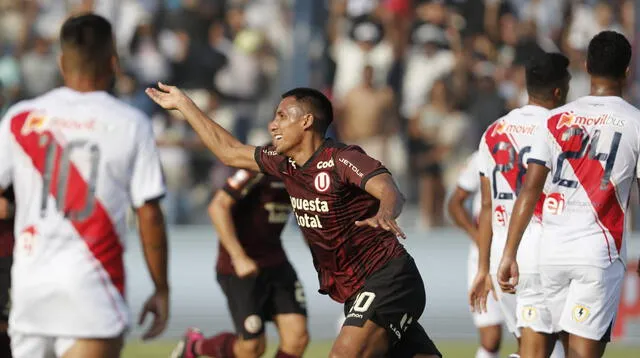 Valera celebra el gol del empate 1-1  de la 'U' con Deportivo Municipal.