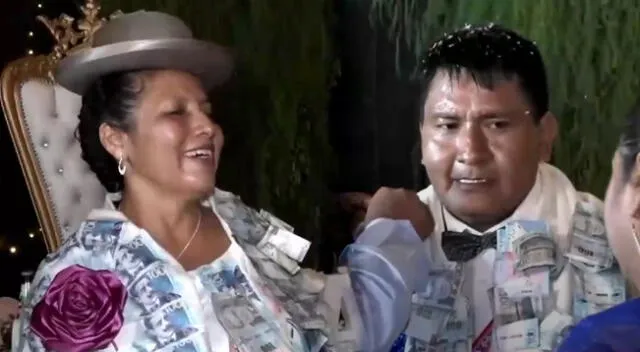 Pareja se casa a lo grande en Puno y recibe miles de soles por parte de invitados.