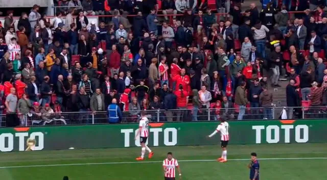 PSV vs. Ajax se vio interrumpido producto a una agresión.