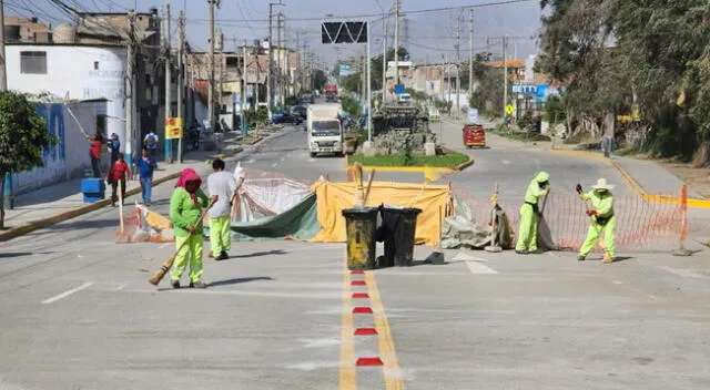 Trabajadores aún siguen ultimando detalles en puente para su reapertura.