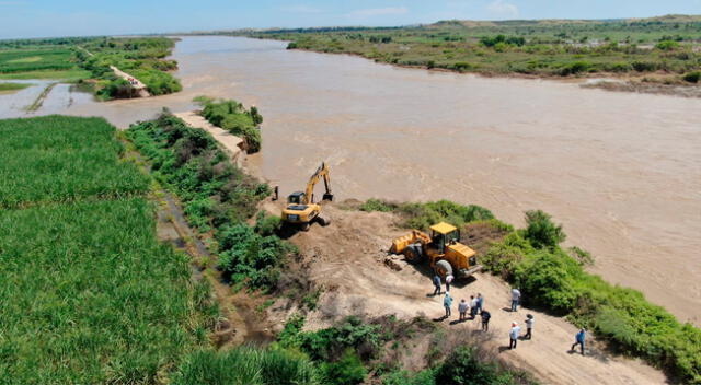 Realizan acciones ante ruptura del dique del río Chira.