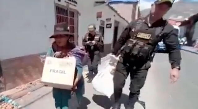Mujer es detenida por llevar un bebé sin vida en una caja de cartón.