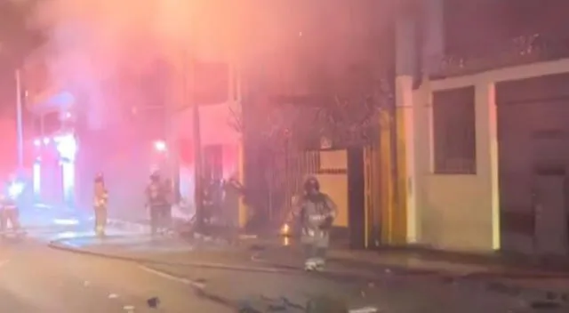 Incendio en el  jirón Caylloma, en el Cercado de Lima.