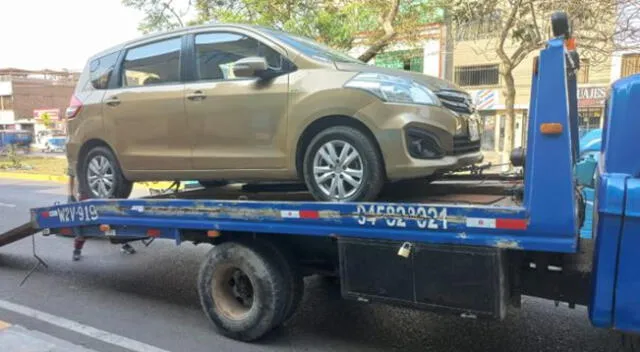 Auto robado a hombre en Carabayllo.