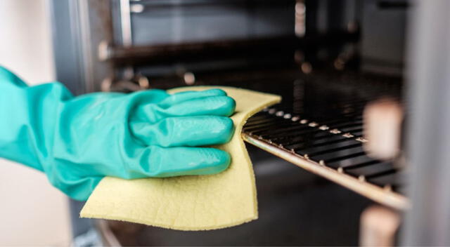 Los mejores trucos para limpiar la rejilla del horno.