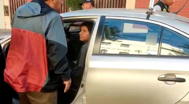 Agentes policiales capturaron a delincuentes que tenían las tarjetas de crédito de sus víctimas.