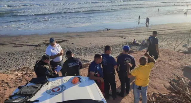 El joven fue a rescatar a su madre del mar en México, pero no salió más y lo están buscando.