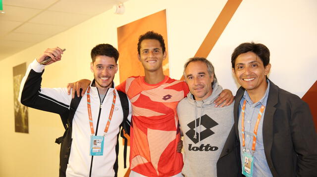 Varillas junto al presidente de la Federación Peruana de Tenis.