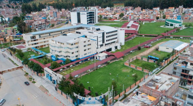 Una estudiante fue quien se dio cuenta del deprevado.