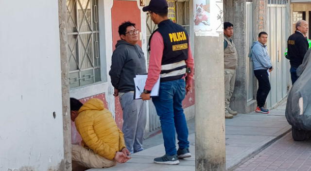 Delincuentes fueron capturados tras pretender huir en una unidad.