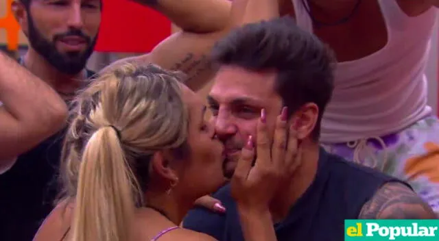 Nicola Porcella sigue logrando evadir la eliminación en el reality "La casa de los Famosos" y celebra con beso a Wendy Guevara.