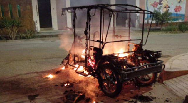 Mototaxi de hampones fue quemado por vecinos de Chiclayo.