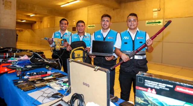 Metropolitano muestra objetos perdidos por usuarios.