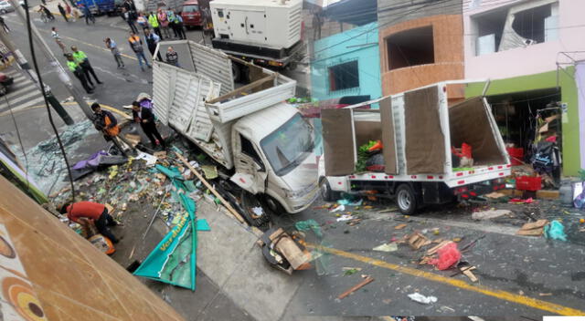 Vivienda que funcionaba como minimarket quedó destruido.