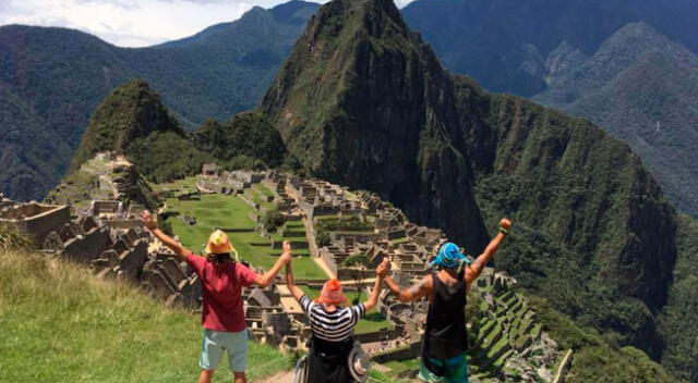 Autoridad de Machu Picchu pide que se investigue desaparición de la placa de oro y pergamino.