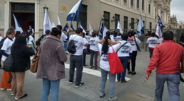 Trabajadoras de limpieza en protesta.