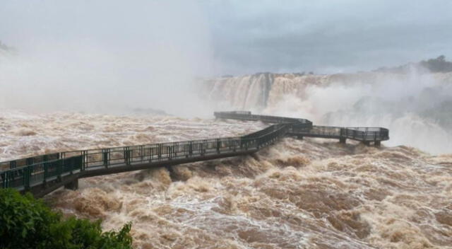 Las autoridades de las Cataratas de Iguazú decidieron tomar esta medida ante la crecida de rios.