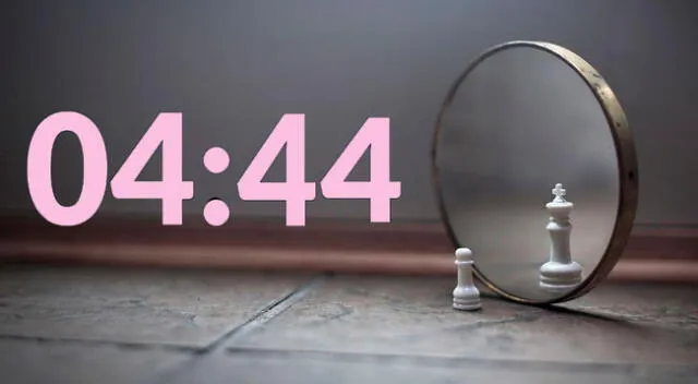 Conoce el significado de las horas espejo 04:44 y su relación en la numerología.
