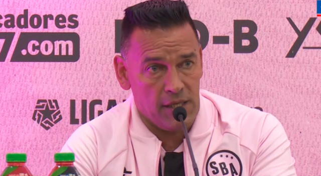 Fernando Gamboa dio una conferencia que emocionó a los hinchas de Sport Boys.