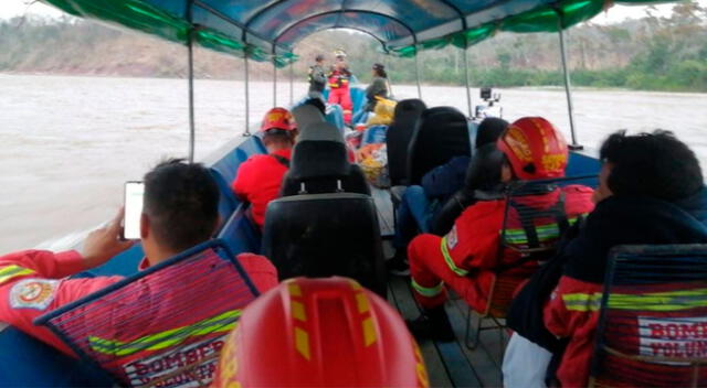 Equipo de rescate llegó hasta el lugar y rescató los cuerpos y sobrevivientes.