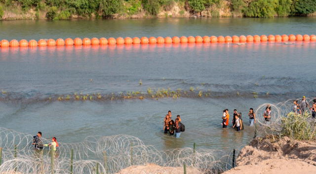 El cuerpo fue hallado en las boyas antimigrantes que Texas puso en la frontera con México.