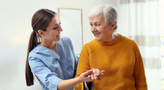 La tercera edad es una etapa de la vida donde la persona se vuelve más vulnerable .