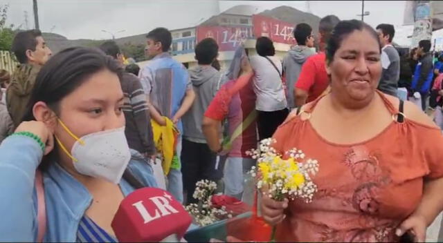 Madre junto a su hija postulante a la UNI.