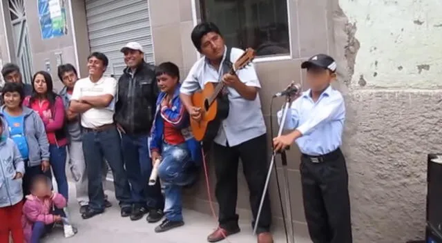 Kevin Pedraza hace 9 años cantando en las calles.