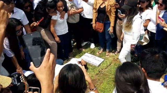 Madre de Kevin Pedraza y familiares se desmayan en el cementerio