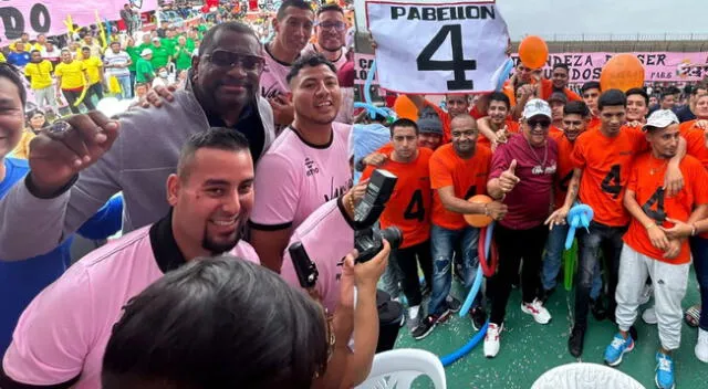 Salseros internacionales cantan a internos de penal en el Callao.