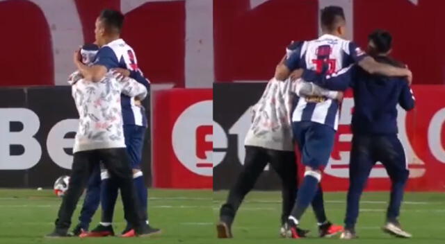 Christian Cueva fue sorprendido por dos niños en pleno partido de Alianza Lima: “Esa foto va para el Día del Niño”.