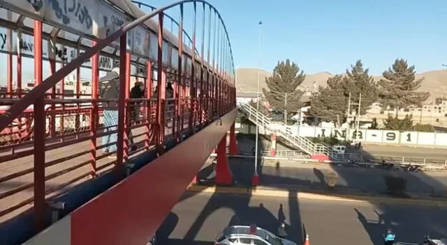 Fémina cayó en área verde ubicada debajo del Puente peatonal.