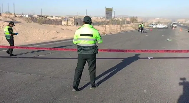 Agentes policiales cercaron el lugar del accidente para las investigaciones.