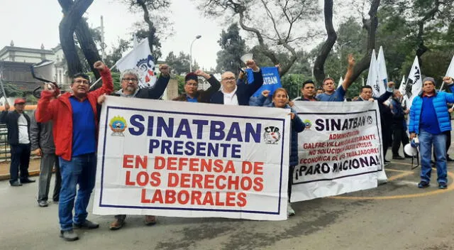Trabajadores hicieron su voz de protesta y piden mejores derechos laborales.