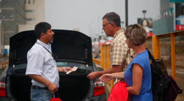 Taxistas podrán ingresar al aeropuerto Jorge Chávez sin presentar solicitud del pasajero.
