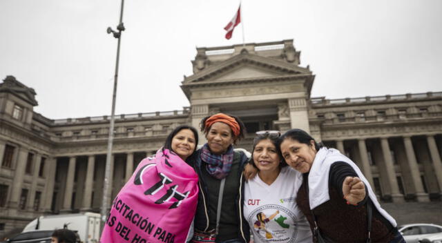 El INEI, a través de la ENAHO, estimó que al 2022 hay más de 406 mil personas realizando trabajo doméstico remunerado y el 97% son mujeres.