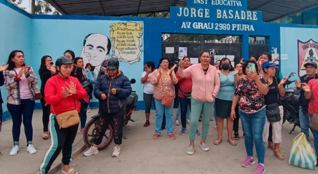 Padres del colegio Jorge Basadre de Piura señalan que el director no hace nada por retirar a los malos alumnos.