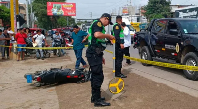 Tráiler se dio a la fuga tras chocar la motocicleta del padre de familia.