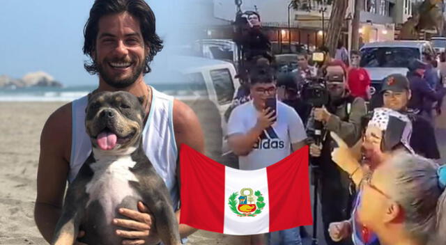 Protestantes rindieron homenajes a sus mascotas con el Himno Nacional en versión perruna.