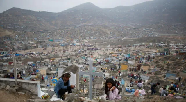 El cementerio más grande de Sudamérica esta en Villa María del Triunfo.