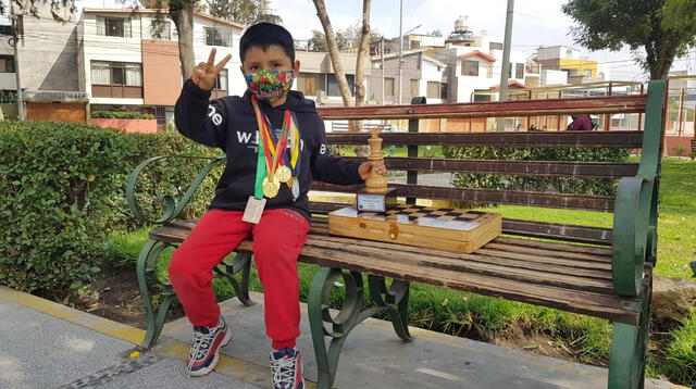 Niño de 8 años es el campeón de ajedrez del V Torneo de Ajedrez del Caribe