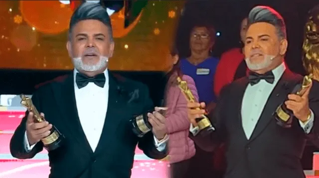 Andrés Hurtado agradece a su público tras ganar dos estatuillas en los Premios Martín Fierro Latino.