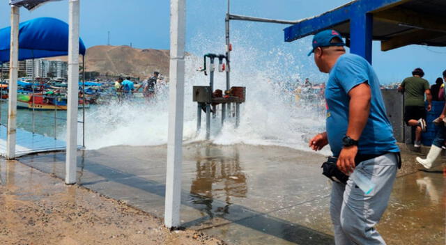 Oleajes anómalos afectan la economía de pescadores y comerciantes de Ancón.