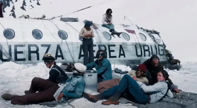 Conoce más sobre La Sociedad de la Nieve, película que podría llevarse el Globo de Oro