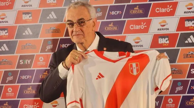 Jorge Fossati inició su etapa como entrenador de la selección peruana.