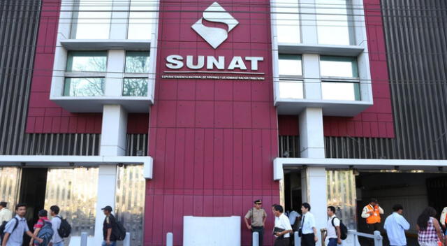 La Sunat es encargada de gestionar y supervisar las aduanas y la administración tributaria en el país.