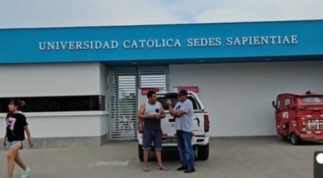 Cuatro heridos tras balacera en la puerta de la Universidad Católica Sapientiae.